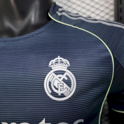 Real Madrid 2025/26 visitante camiseta versión jugador - Image 2