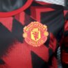 Manchester United 2025/26 Pre-match entrenamiento red and black camiseta versión jugador - Image 5