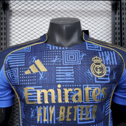 Real Madrid 2025/26 Louis Vuitton Joint Edition camiseta versión jugador - Image 3