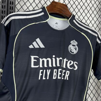 Real Madrid 2025/26 visitante camiseta - Image 4