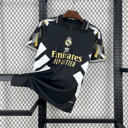 Real Madrid 2025/26 Retro Special Edition camiseta