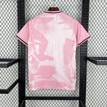 Real Madrid 2024/25 Special Edition Pink White camiseta - Image 2