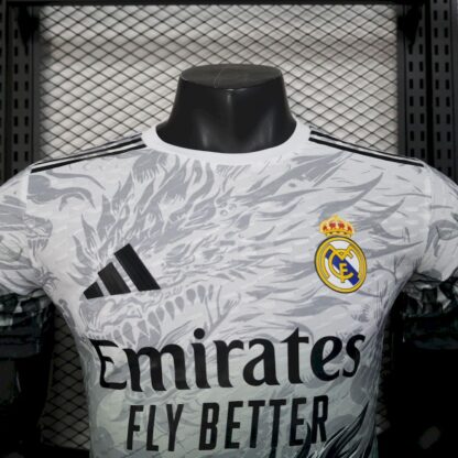 Real Madrid 2025/26 Special Edition  camiseta versión jugador - Image 3
