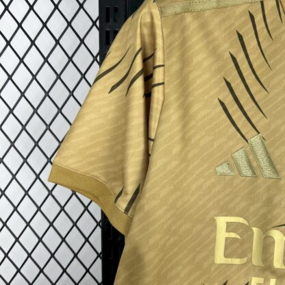 Real Madrid 2025/26 entrenamiento Gold camiseta - Image 6