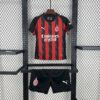 AC Milan 2025/26 local niños conjunto