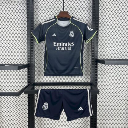 Real Madrid 2025/26 visitante niños conjunto
