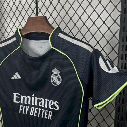 Real Madrid 2025/26 visitante niños conjunto - Image 4