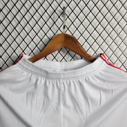 S.C Internacional 2023/24 local pantaloneta - Image 6