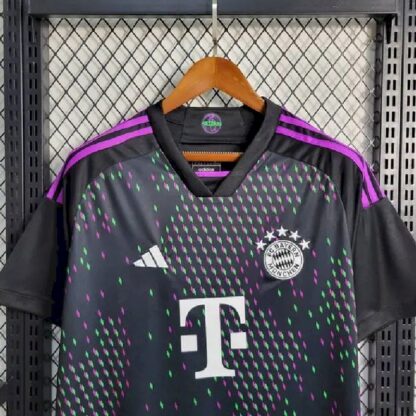 Bayern Munich 2023/24 visitante camiseta - Image 3
