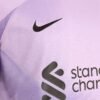 Liverpool 2022/23 portero camiseta - Image 7