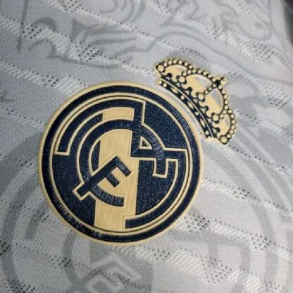 Real Madrid 2023/24 Classic Edition camiseta versión jugador - Image 6