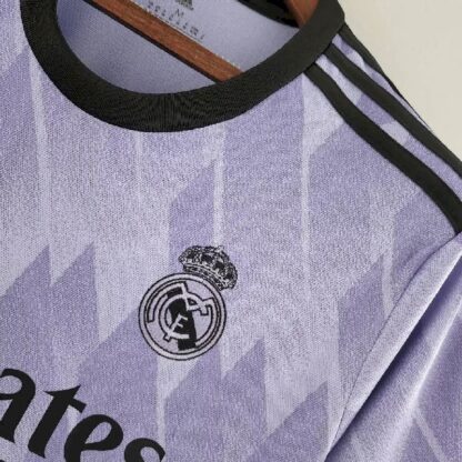 Real Madrid 2022/23 visitante camiseta - Image 4