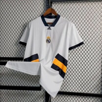 Real Madrid 2023/24 Casual Edition camiseta - Image 2
