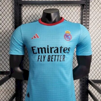 Real Madrid 2023/24 Classic Edition camiseta versión jugador - Image 2