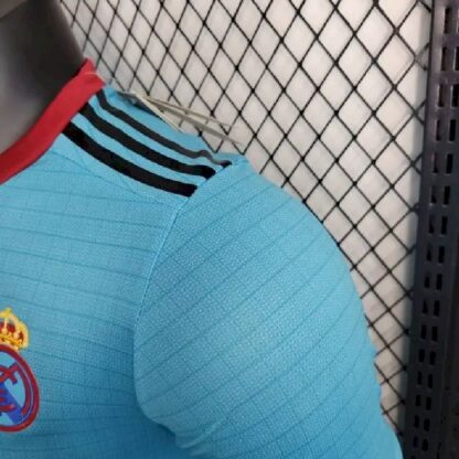 Real Madrid 2023/24 Classic Edition camiseta versión jugador - Image 6