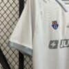Universidad De Chile 2024/25 visitante camiseta - Image 4